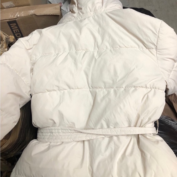 A NEW DAY PUFFY JACKET - Picture 3 of 4